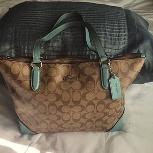 Coach purse/tote bag like new
